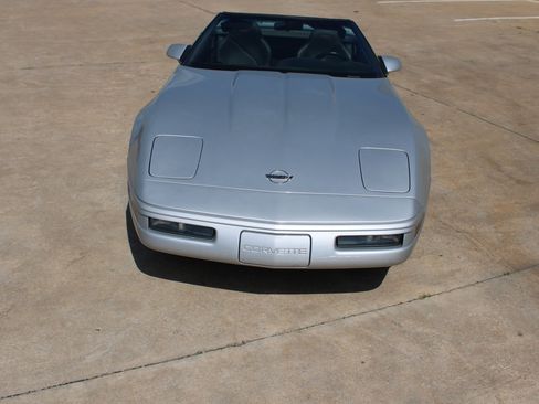 Used 1996 Chevrolet Corvette Convertible RWD image 36