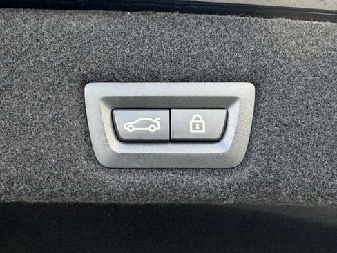 Used 2017 BMW 750i image 29