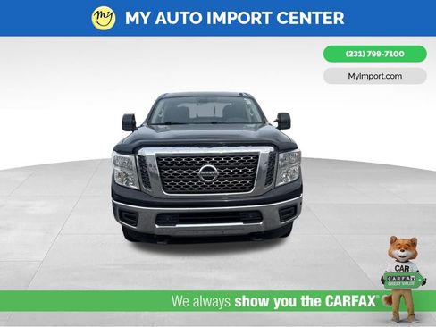 Used 2018 Nissan Titan SV w/ SV Convenience Package AWD/4WD image 2
