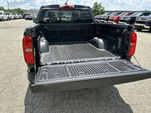 Used 2018 Chevrolet Colorado Z71 AWD/4WD image 10