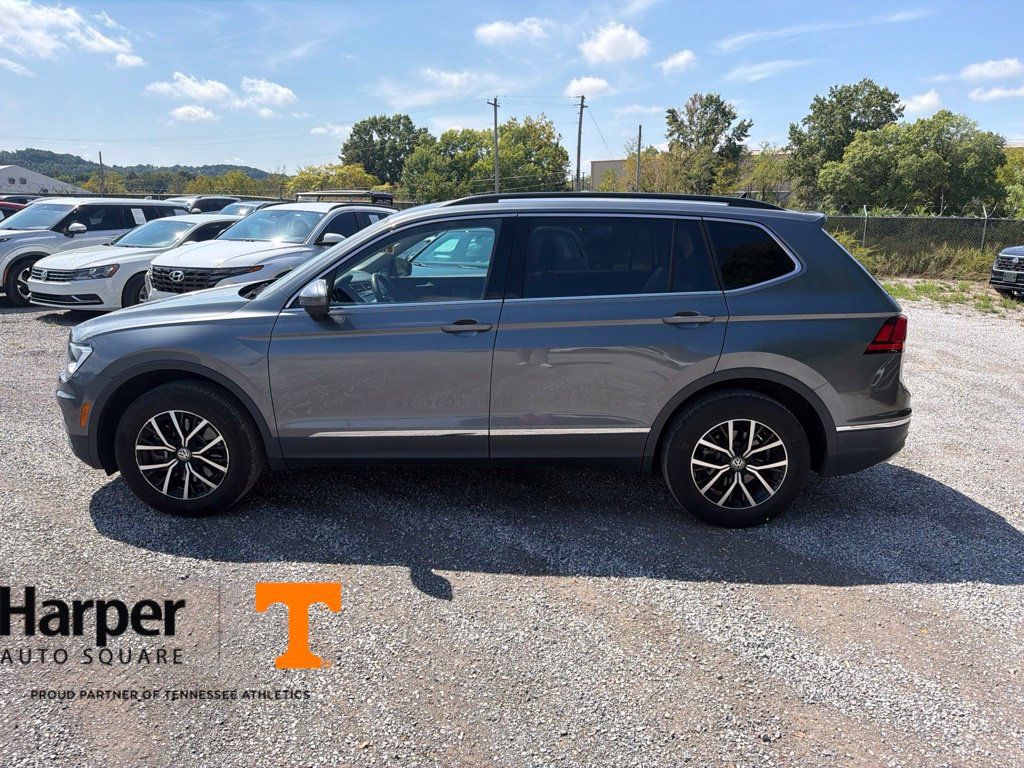 Used 2021 Volkswagen Tiguan SE FWD image 2