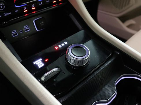 Used 2024 Jeep Grand Cherokee Limited image 27