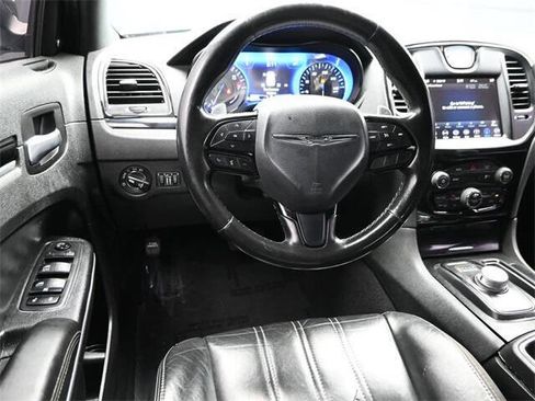 Used 2019 Chrysler 300 S image 19