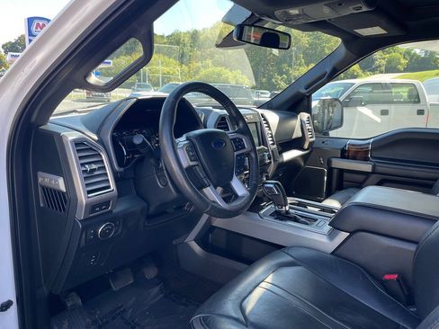Used 2016 Ford F150 Platinum w/ Equipment Group 701A Luxury AWD/4WD image 21