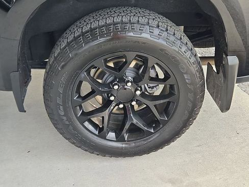 Certified 2022 Chevrolet Silverado 1500 RST AWD/4WD image 29