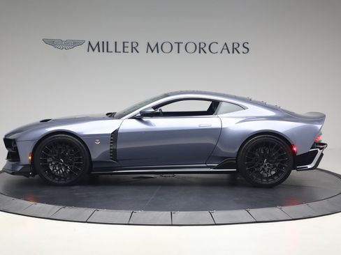 Used 2024 Aston Martin Valour RWD image 3