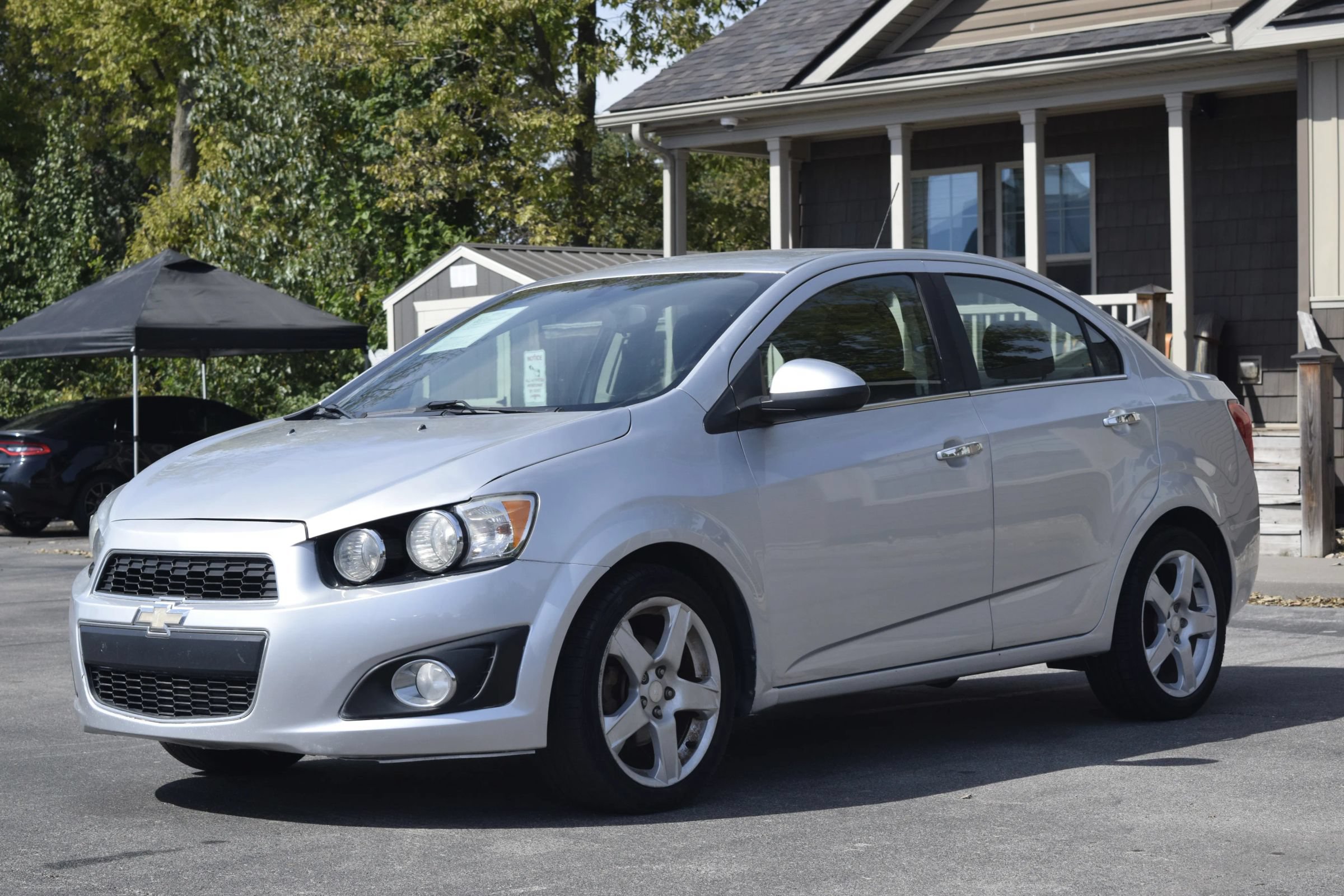 Used 2015 Chevrolet Sonic LTZ FWD image 2