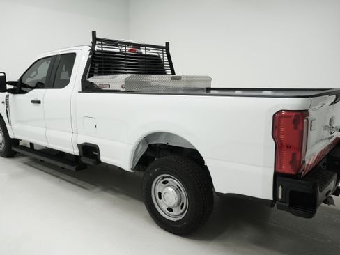 Used 2023 Ford F250 XL RWD image 4