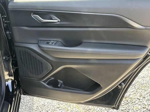 New 2025 Jeep Grand Cherokee L Laredo w/ Luxury Tech Group I image 16