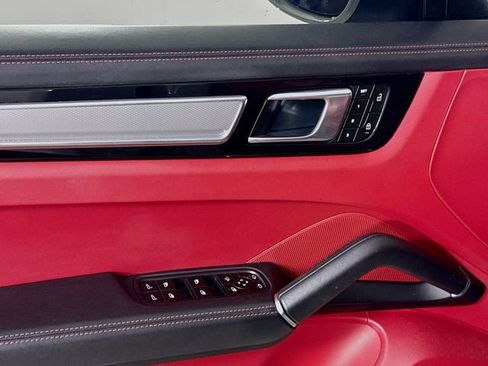 Used 2023 Porsche Cayenne Coupe image 19