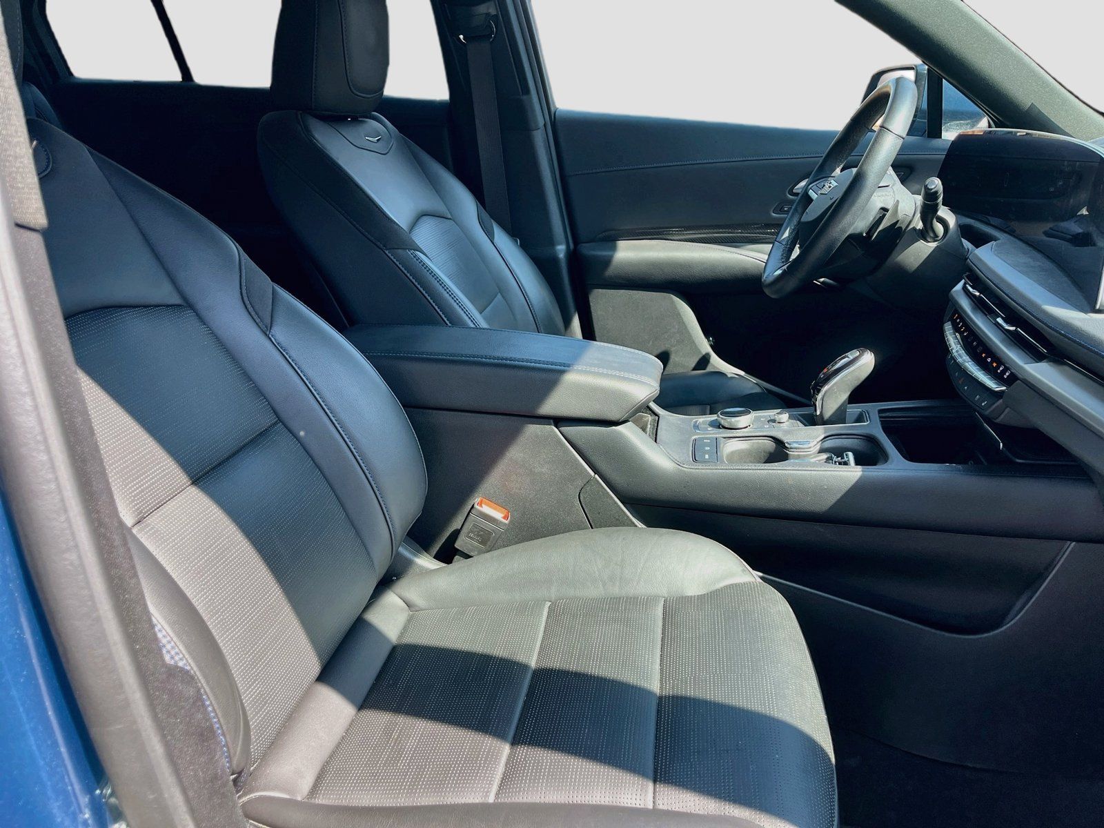 Used 2025 Cadillac XT4 Sport AWD/4WD image 30