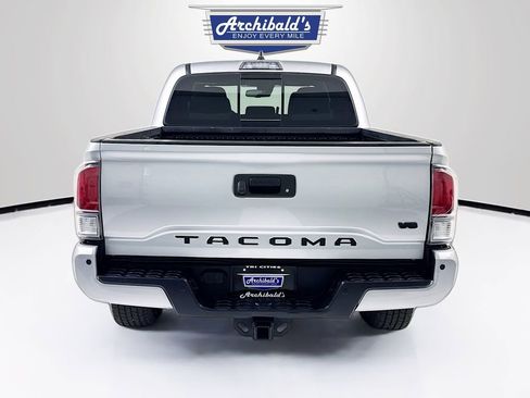 Used 2022 Toyota Tacoma TRD Off-Road w/ Technology Package image 7