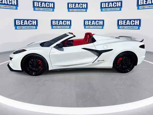 Used 2024 Chevrolet Corvette Z06 RWD image 5
