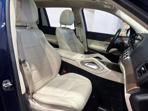 Used 2021 Mercedes-Benz GLS 450 4MATIC image 13