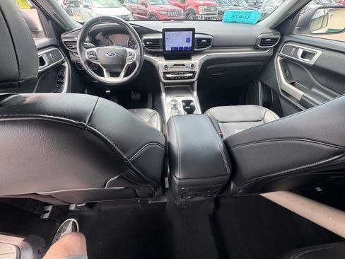 Used 2023 Ford Explorer XLT w/ Equipment Group 202A AWD/4WD image 25