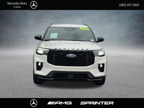 Used 2025 Ford Explorer ST-Line RWD image 2