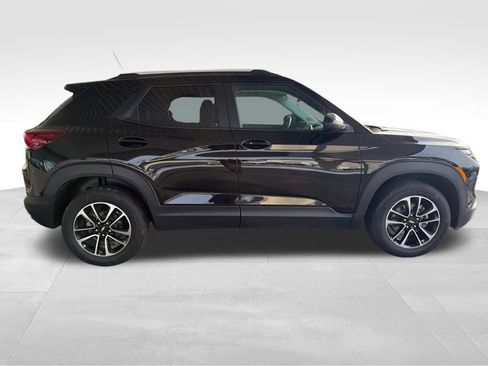 Used 2024 Chevrolet TrailBlazer LT w/ Driver Confidence Package image 6