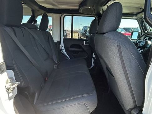 Used 2024 Jeep Wrangler Unlimited Sahara AWD/4WD image 13