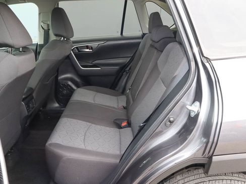 Used 2024 Toyota RAV4 XLE FWD image 8