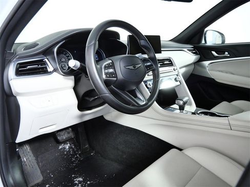 Used 2025 Genesis G70 2.5T image 16