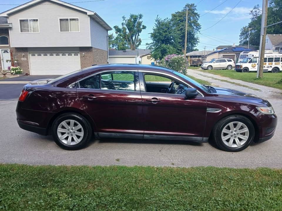 Used 2011 Ford Taurus SE FWD image 5