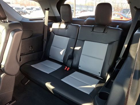 Certified 2022 Ford Explorer XLT w/ Equipment Group 202A image 11