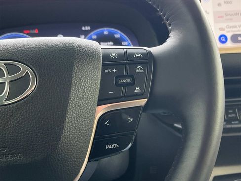 Used 2023 Toyota Crown XLE image 34