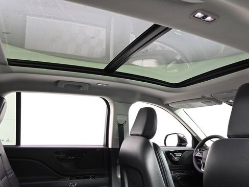 New 2026 Lincoln Aviator AWD image 17