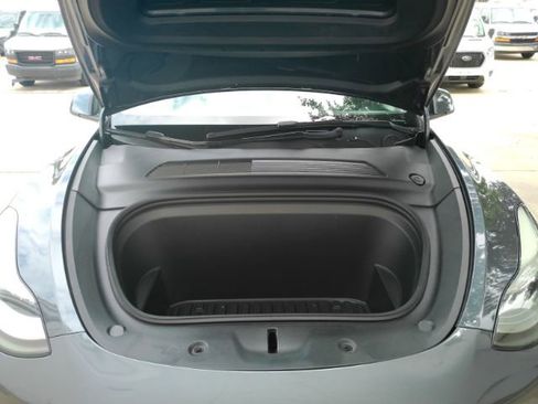 Used 2021 Tesla Model Y Long Range AWD/4WD image 46