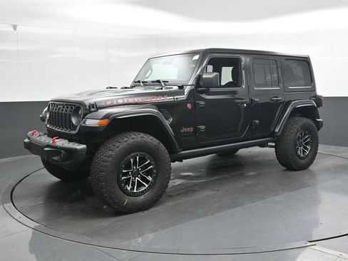 Used 2024 Jeep Wrangler Unlimited Rubicon AWD/4WD image 9