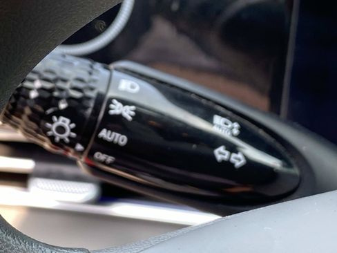 Used 2024 Hyundai Elantra SEL FWD image 16