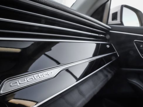 Certified 2023 Audi Q8 Premium Plus w/ Premium Plus Package image 18