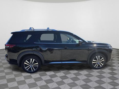 Used 2022 Nissan Pathfinder Platinum w/ Lighting Package (N92) AWD/4WD image 5