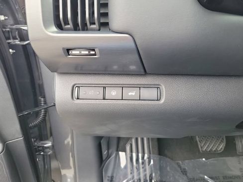 New 2026 Nissan Pathfinder SL FWD image 10