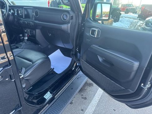 Used 2022 Jeep Gladiator Overland w/ Popular Equipment Package image 16