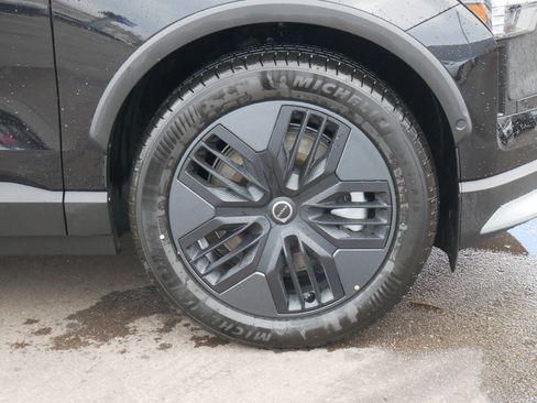 New 2026 Volvo EX30 Cross Country Ultra image 4