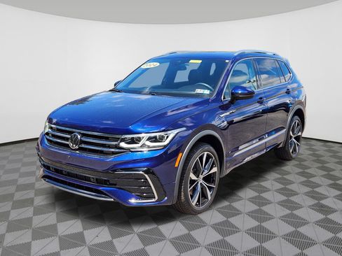Used 2024 Volkswagen Tiguan SEL R-Line AWD/4WD image 2