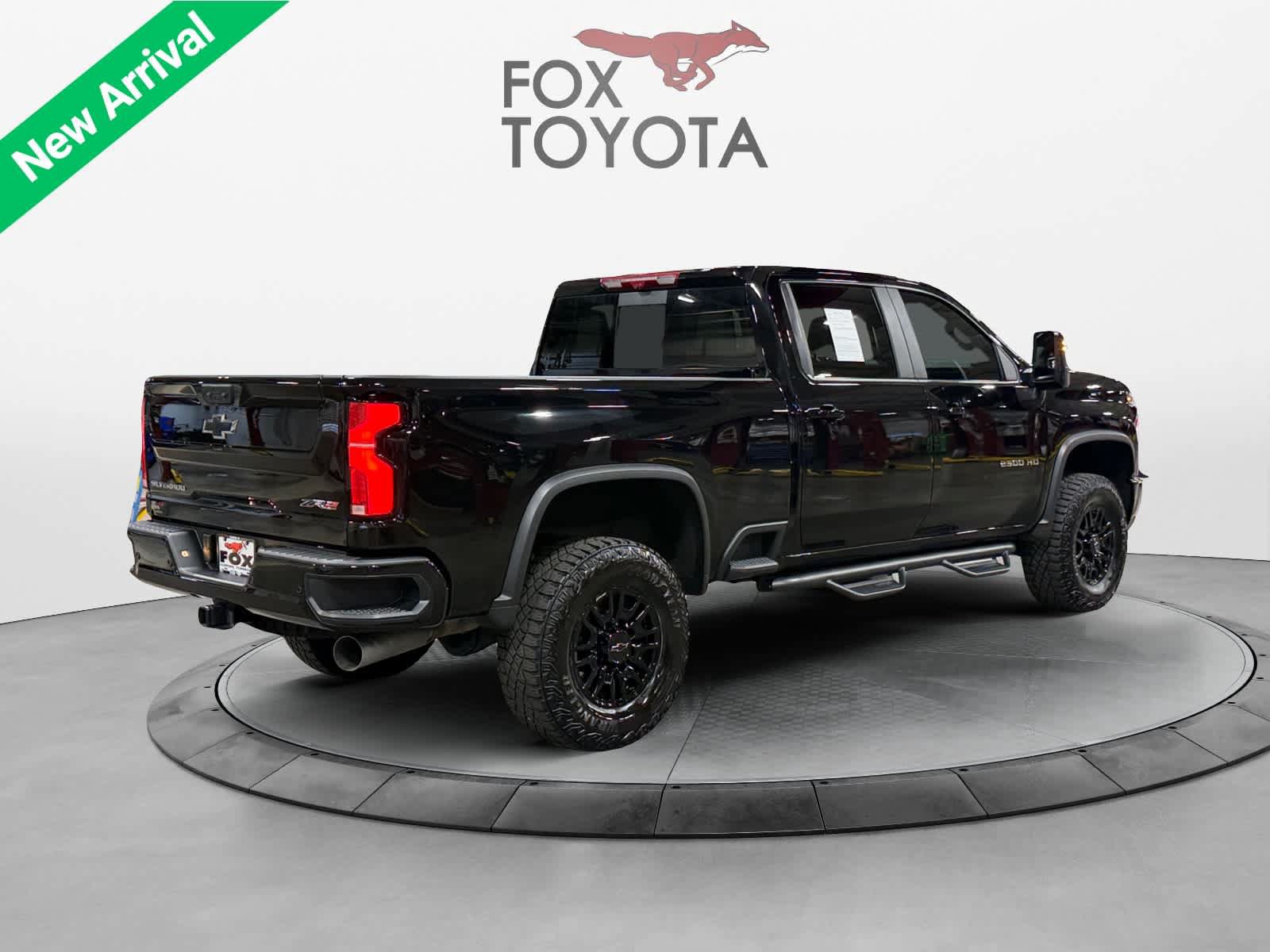 Used 2025 Chevrolet Silverado 2500 ZR2 w/ Technology Package AWD/4WD image 6