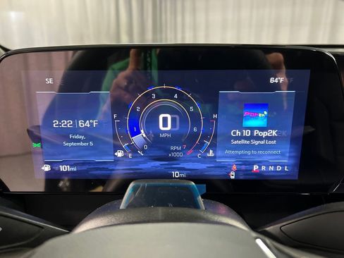 Used 2025 Chevrolet Traverse LT w/ Enhanced Driving Package image 16