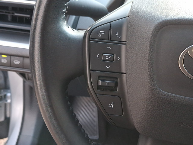 Used 2024 Toyota Prius LE FWD image 21
