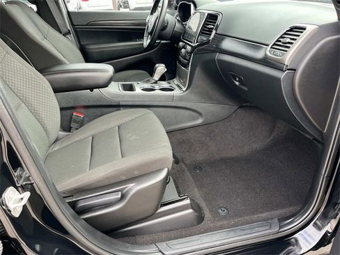 Used 2022 Jeep Grand Cherokee Laredo E image 12