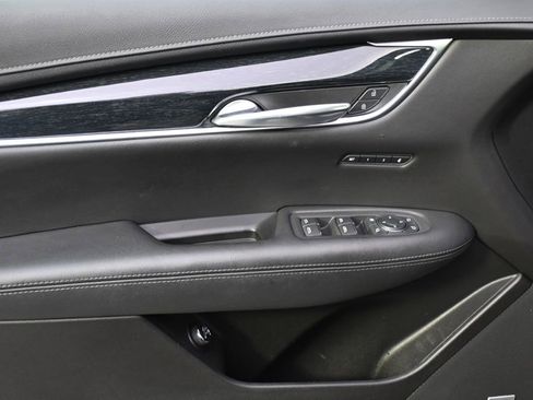 Used 2020 Cadillac XT5 Premium Luxury AWD/4WD image 22