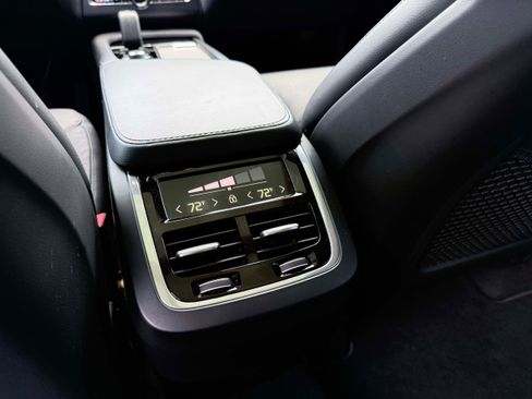Certified 2023 Volvo XC90 B5 Core AWD/4WD image 15
