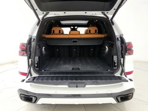Used 2025 BMW X5 sDrive40i w/ M Sport Package RWD image 29