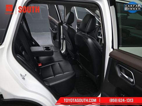 Used 2021 Nissan Rogue SL w/ Premium Package image 33