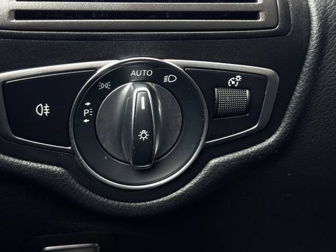 Used 2022 Mercedes-Benz GLC 300 image 25