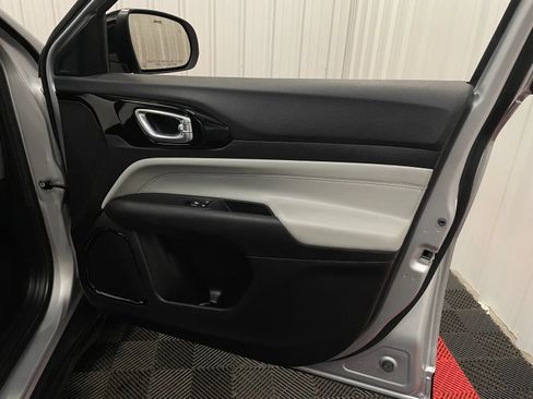 Used 2025 Jeep Compass Limited AWD/4WD image 44