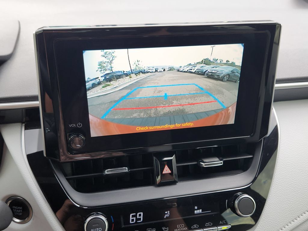 Used 2025 Toyota Corolla SE FWD image 17