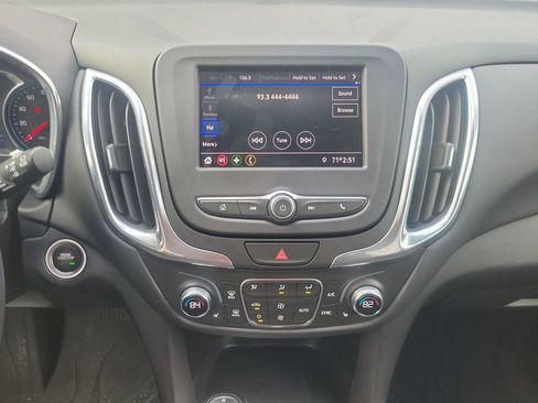 Used 2020 Chevrolet Equinox LT image 22