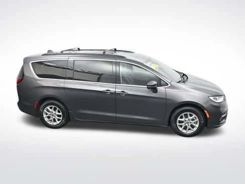 Used 2022 Chrysler Pacifica Touring-L image 27